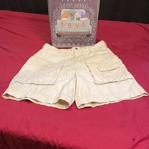 Eddie Bauer Size 8 Cream Cargo Shorts, 5 pockets